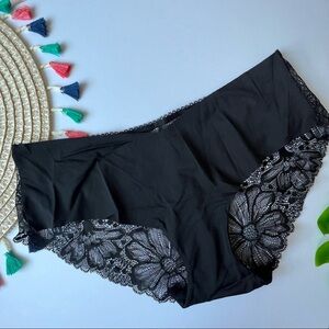 Victoria's Secret No Show Floral Lace Hiphugger Panty Black Large NEW